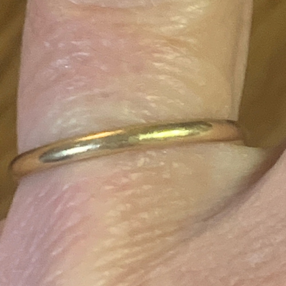 14kt Gold Simple Women's Band Ring! - Picture 3 of 9